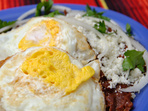 Чилакилес - яйца по мексикански