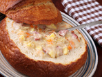 Супа с наденица и картофи в хлебче
