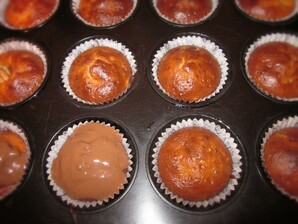 Кексчета с портокалови корички, орехи и шоколадова глазура