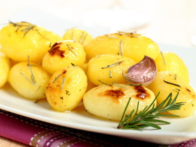 Картофи, подправени с чесън