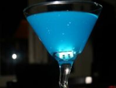 Коктейл "Синьо Мартини" (Martini Blue)