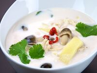 Тайландска супа "Том Ка Гай"