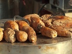 Печени сладки картофи с карамелизиран лук