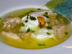 Пилешки бульон с яйце