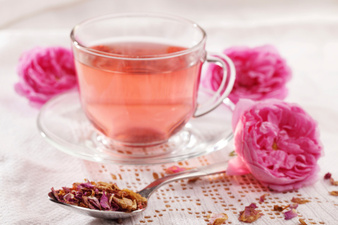 Чай от розови листа: Предимства и приготвяне