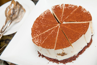 Защо тирамисуто е перфектната торта за рожден ден