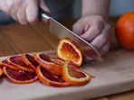Сочна торта с кървави портокали (видео)
