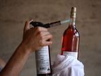 Най-хитрите начини за отваряне на вино без тирбушон