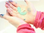 Как да се справим с боята по ръцете