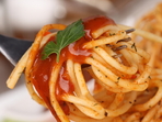 Спагети с кайма и топено сирене