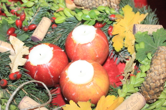 Коледни идеи: ябълкова украса за маса