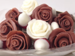 Невероятни шоколадови рози с ягодова сърцевина