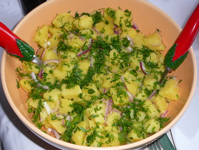 Сочна картофена салата