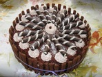 Шоколадова торта с еклери
